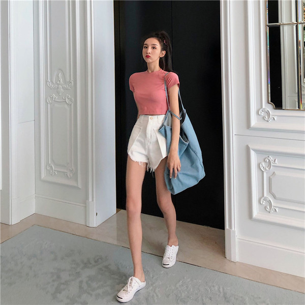 Καθημερινά γυναικεία σορτς  με τσέπες σε διάφορα χρώματα