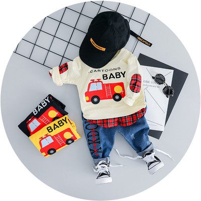 Παιδικό σετ από δύο κομμάτια τζιν και μπλούζα για αγόρια
