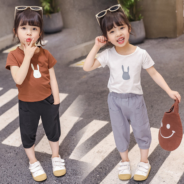 Modern gyerekkészlet lányoknak fehér és barna színben