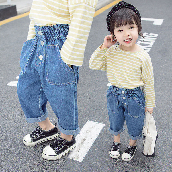 Modern, kék zsebes gyerekfarmer lányoknak