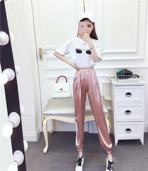 Modern női póló és nadrág szett rózsaszín és szürke színben