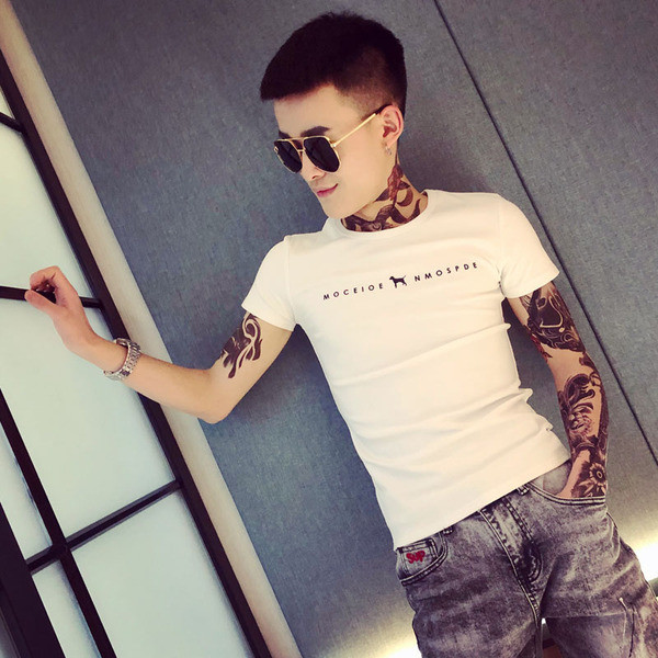 Alkalmi férfi póló fehér és fekete felirattal