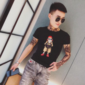 Modern férfi póló fehér és fekete színben, rátéttel