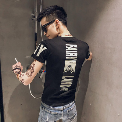 Modern férfi póló rátéttel