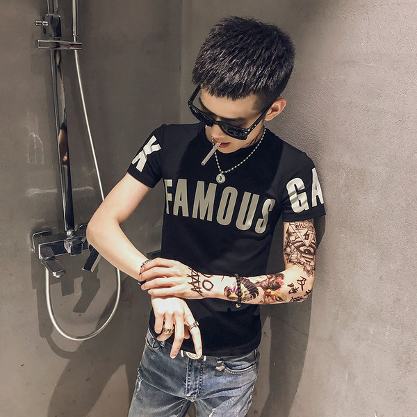 Modern férfi póló rátéttel