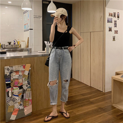 Καθημερινά τζιν με σχισμένα σχέδια σε ανοιχτό χρώμα