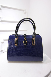 Eko bőrből készült stílusos női táska négy színben