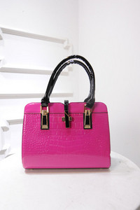 Eko bőrből készült stílusos női táska négy színben