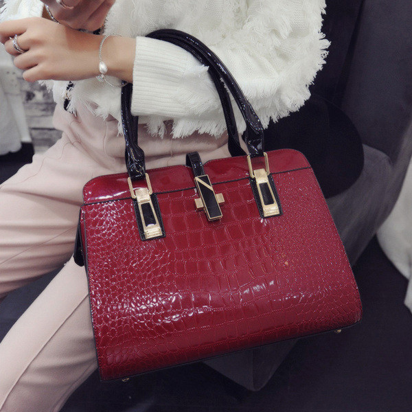 Eko bőrből készült stílusos női táska négy színben