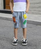 Modern gyerek rövid farmernadrág feliratokkal - fiúknak