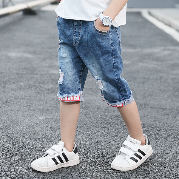 Παιδικά τζιν για αγόρια με σχισμένα μοτίβα και τσέπες