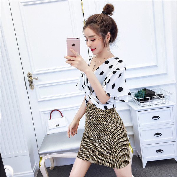 Μοντέρνο γυναικείο σετ -  φούστα και αμάνικο σε δύο χρώματα