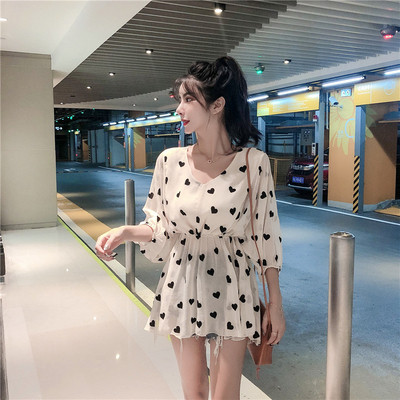 Modern női ruha bézs és fehér színben