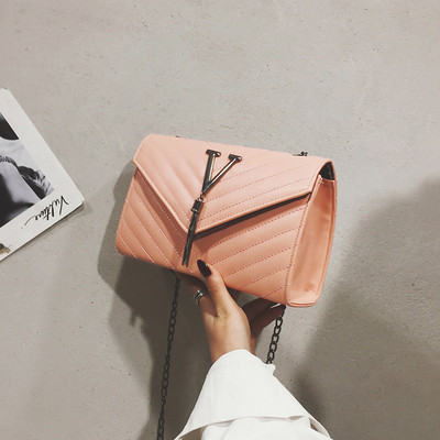 Modern női táska öko bőrből és fém díszítéssel