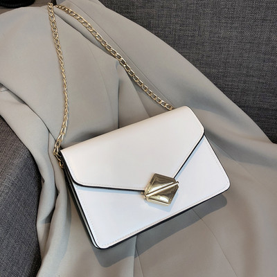 Елегантна дамска чанта с метално закопчаване в четири цвята