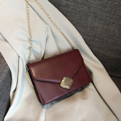 Елегантна дамска чанта с метално закопчаване в четири цвята