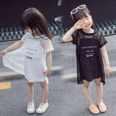 Csíkos gyerekruha lányoknak fehér és fekete színben