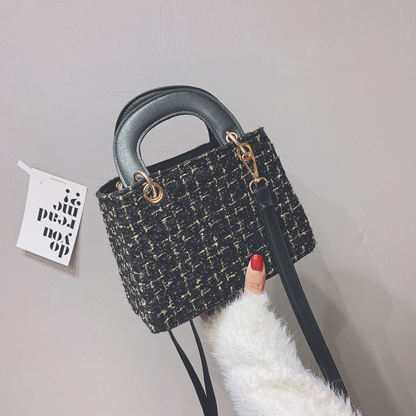 Stílusos női táska hosszú és rövid fülekkel