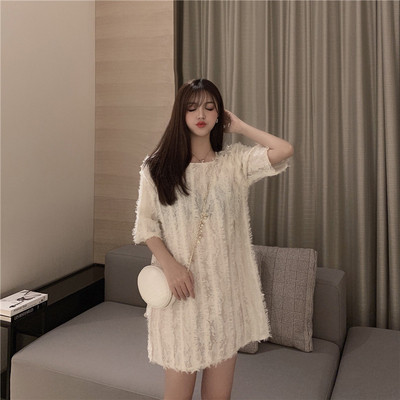 Modern női ruha rövid ujjú széles modellel