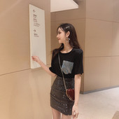 Σύγχρονη γυναικεία μπλούζα με κοντό μανίκι και λαμπερά στοιχεία