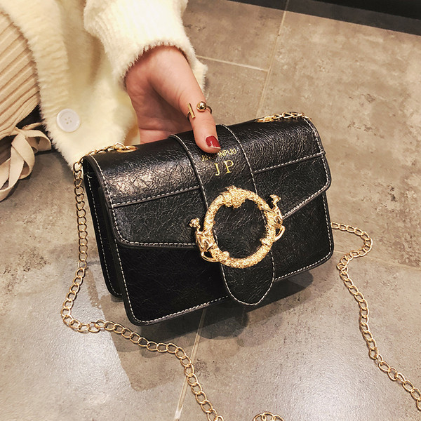 Κομψή γυναικεία τσάντα σε δύο χρώματα