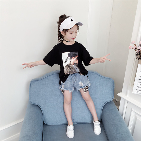 Gyerek modern rövid farmer szakadt motívumokkal - lányoknak