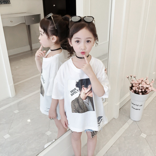 Fekete-fehér modern gyerekpóló lányoknak