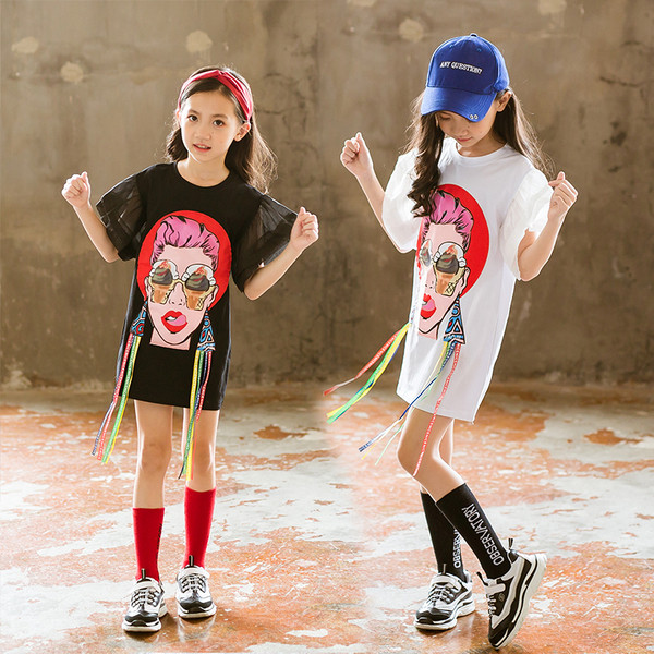 Modern gyerektunika fehér és fekete színben, rátéttel