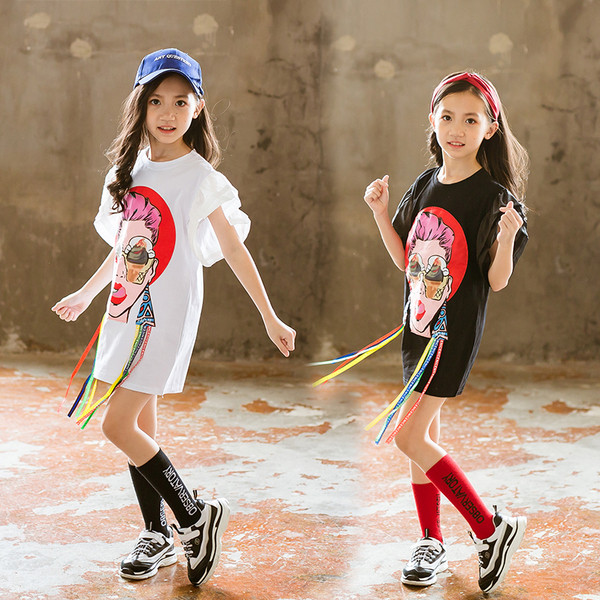 Modern gyerektunika fehér és fekete színben, rátéttel