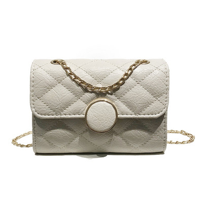 Κομψή γυναικεία τσάντα με μεταλλικό κούμπωμα και αλυσίδα