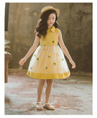 Stílusos sárga gyerekruha hímzéssel és gallérral