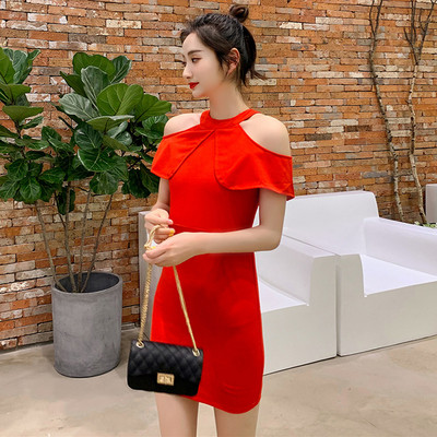 Modern női ruha vágott vállú, dra színekben