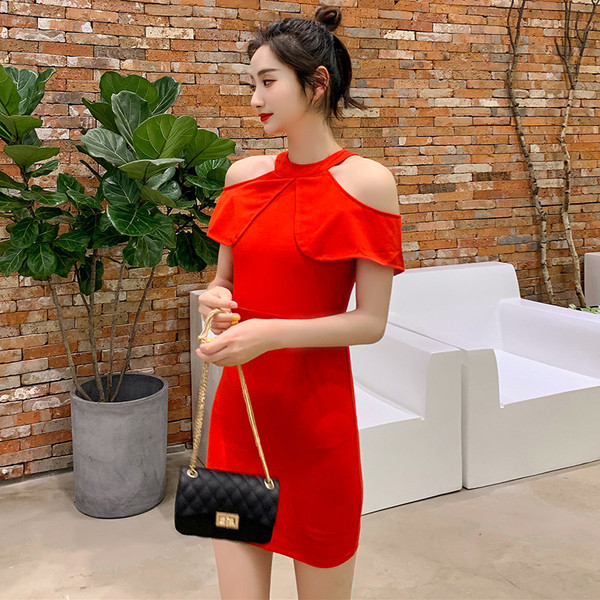 Modern női ruha vágott vállú, dra színekben