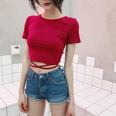 Modern női felső fekete és piros színben, hátul megkötővel