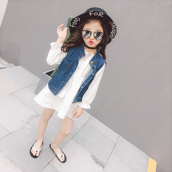 Gyerekkészlet lányruhához és mellényhez