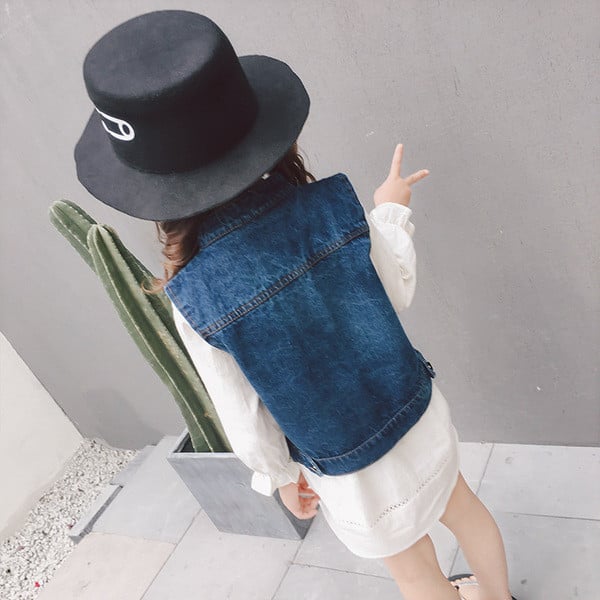 Gyerekkészlet lányruhához és mellényhez