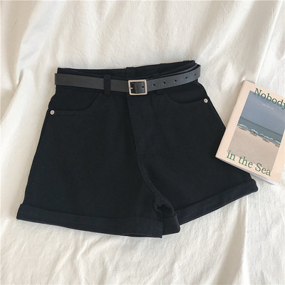 Модерни дамски къси панталони в четири цвята 