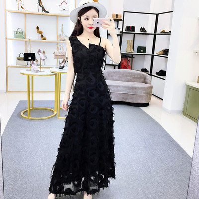 Modern női ruha bojttal, két színben