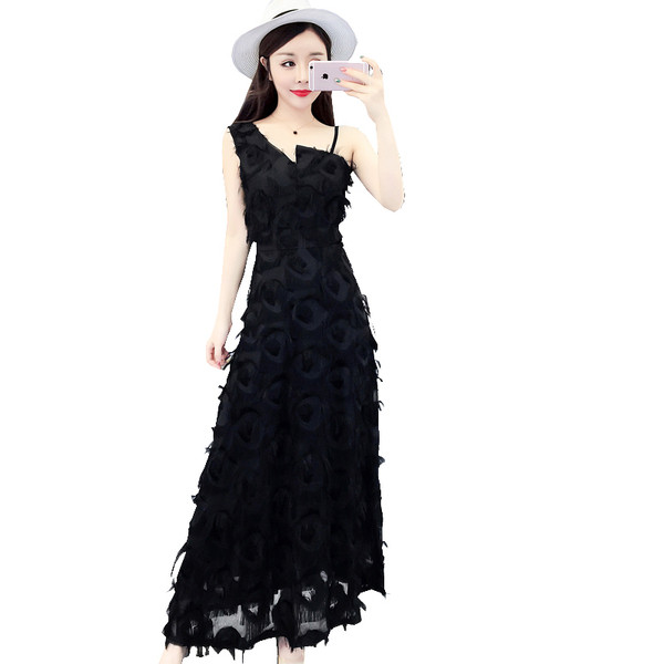 Modern női ruha bojttal, két színben