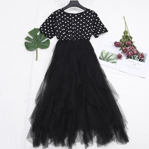 Alkalmi női ruha tüllből, fehér és fekete színben