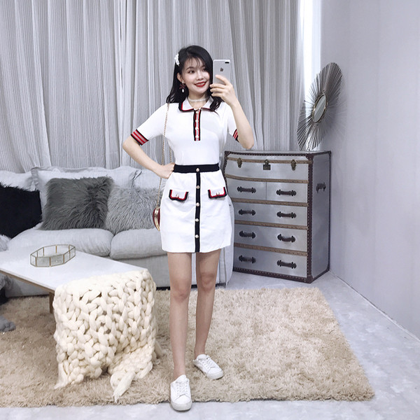 Modern női blúz és szoknya szett fehér színben