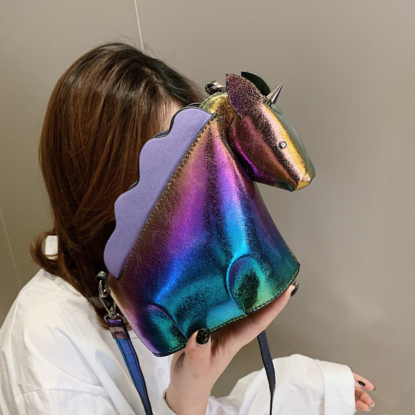 Öko bőrből készült modern női táska három színben, 3D elemekkel