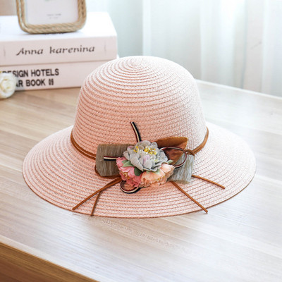 Női strandkalap virág díszítéssel