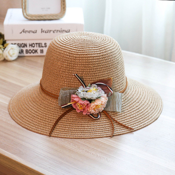 Női strandkalap virág díszítéssel