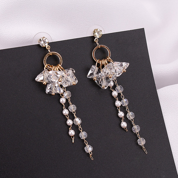 Női fülbevaló két színben, díszgyöngyökkel