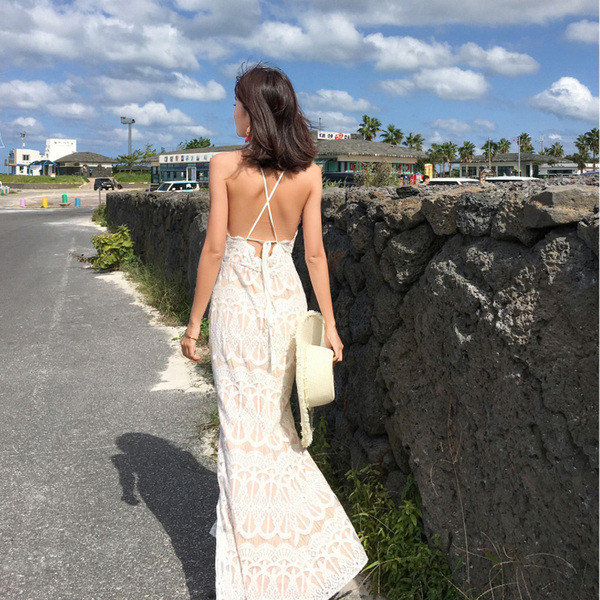 Rochie lungă de damă elegantă, cu bretele subțiri, în culoarea albă