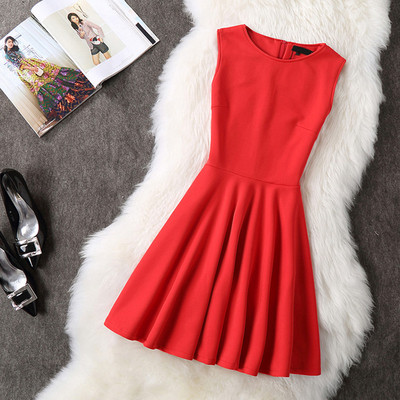 Γυναικείο φόρεμα σε μαύρο και κόκκινο χρώμα