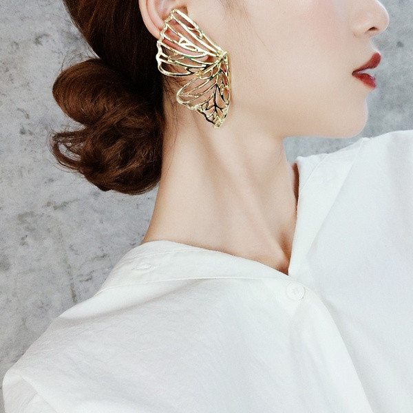 Aktuális női fülbevaló arany színben