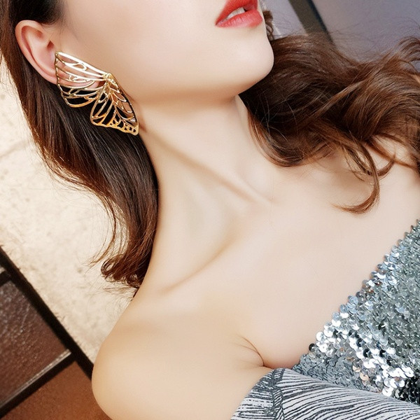 Aktuális női fülbevaló arany színben