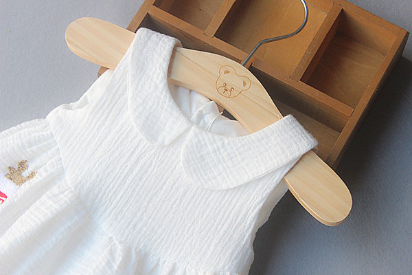 Modern fehér baba ruha lányoknak